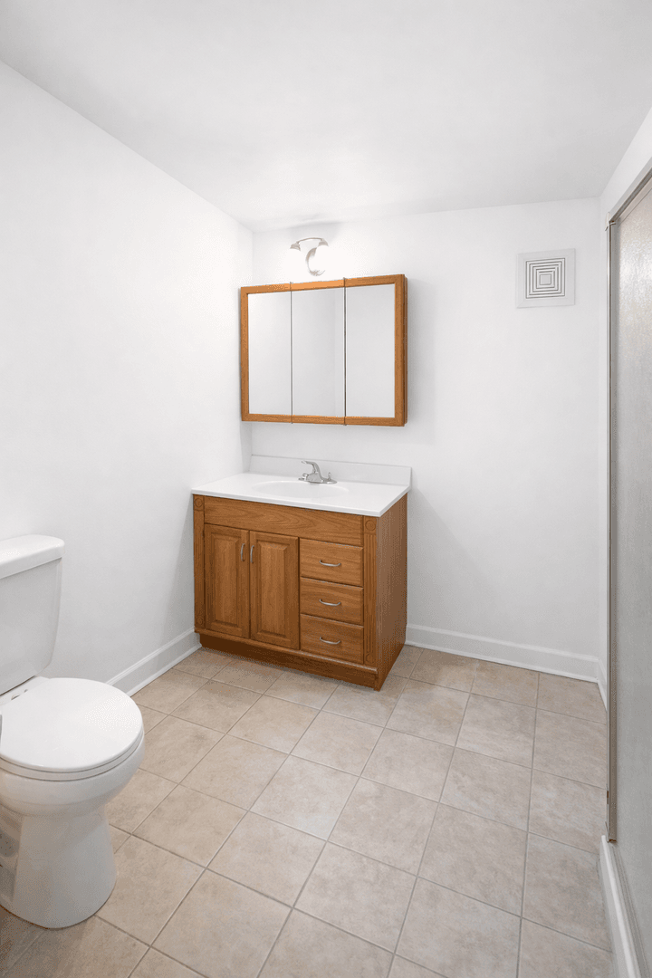 Minneapolis Apartment: 1025-27 12th Ave SE