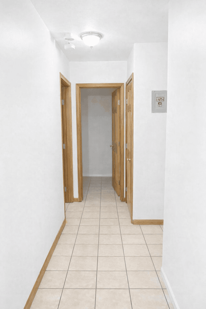 Minneapolis Apartment: 801 University Ave SE