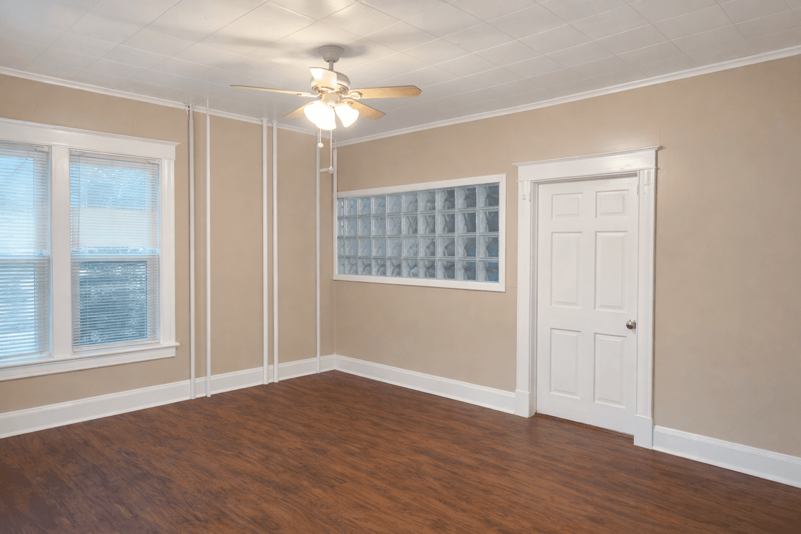 Minneapolis Apartment: 887 22nd Ave SE