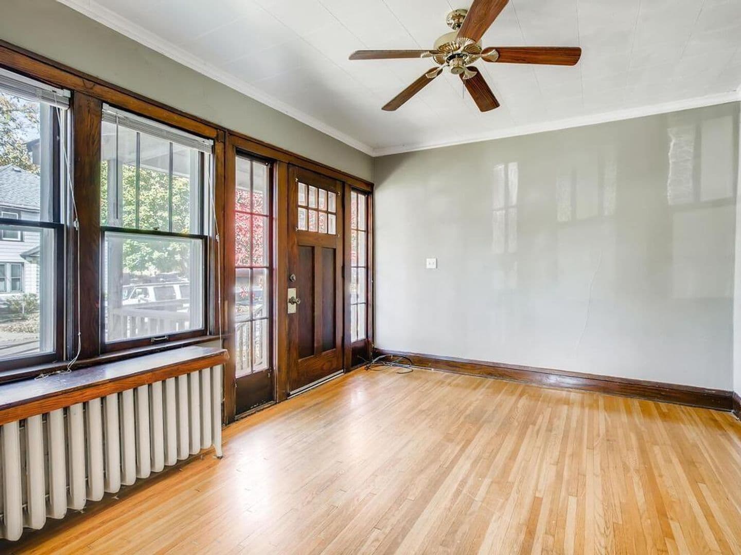 St. Paul Apartment: 1698 Hewitt Ave