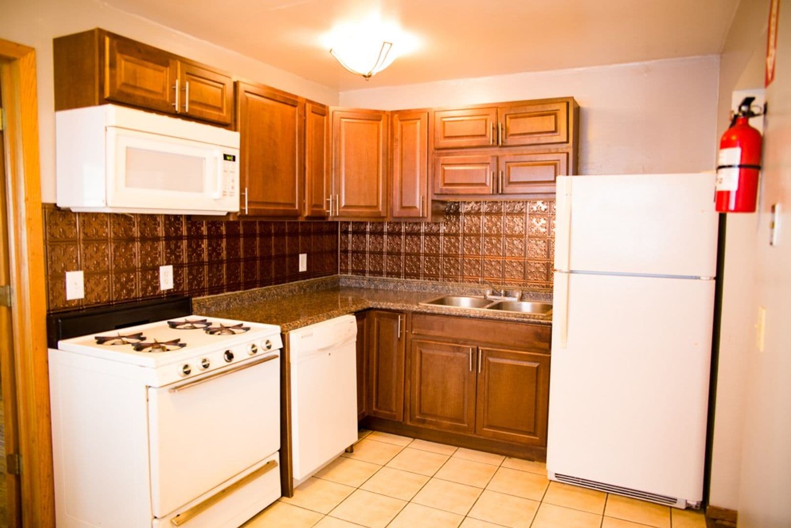 Minneapolis Apartment: 1104-06 13th Ave SE