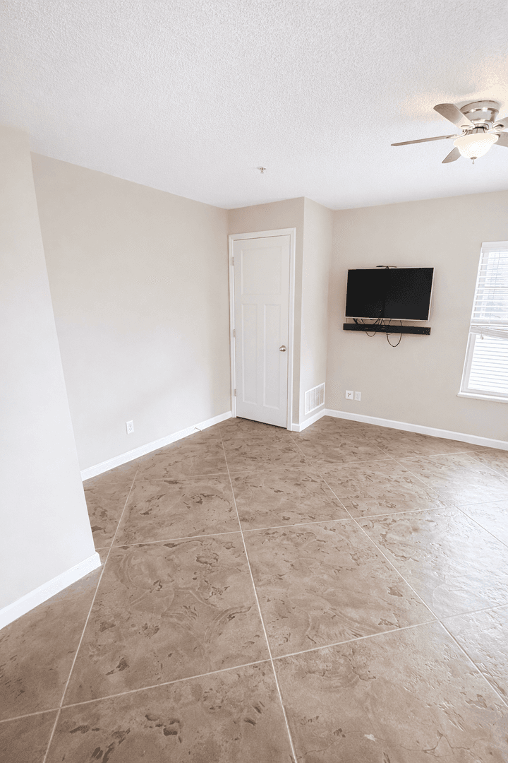 Minneapolis Apartment: 633 Ontario St SE