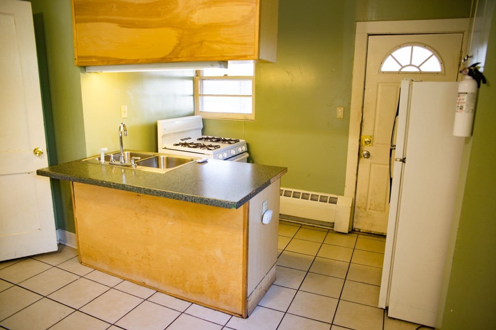 Minneapolis Apartment: 825-27 15th Ave SE