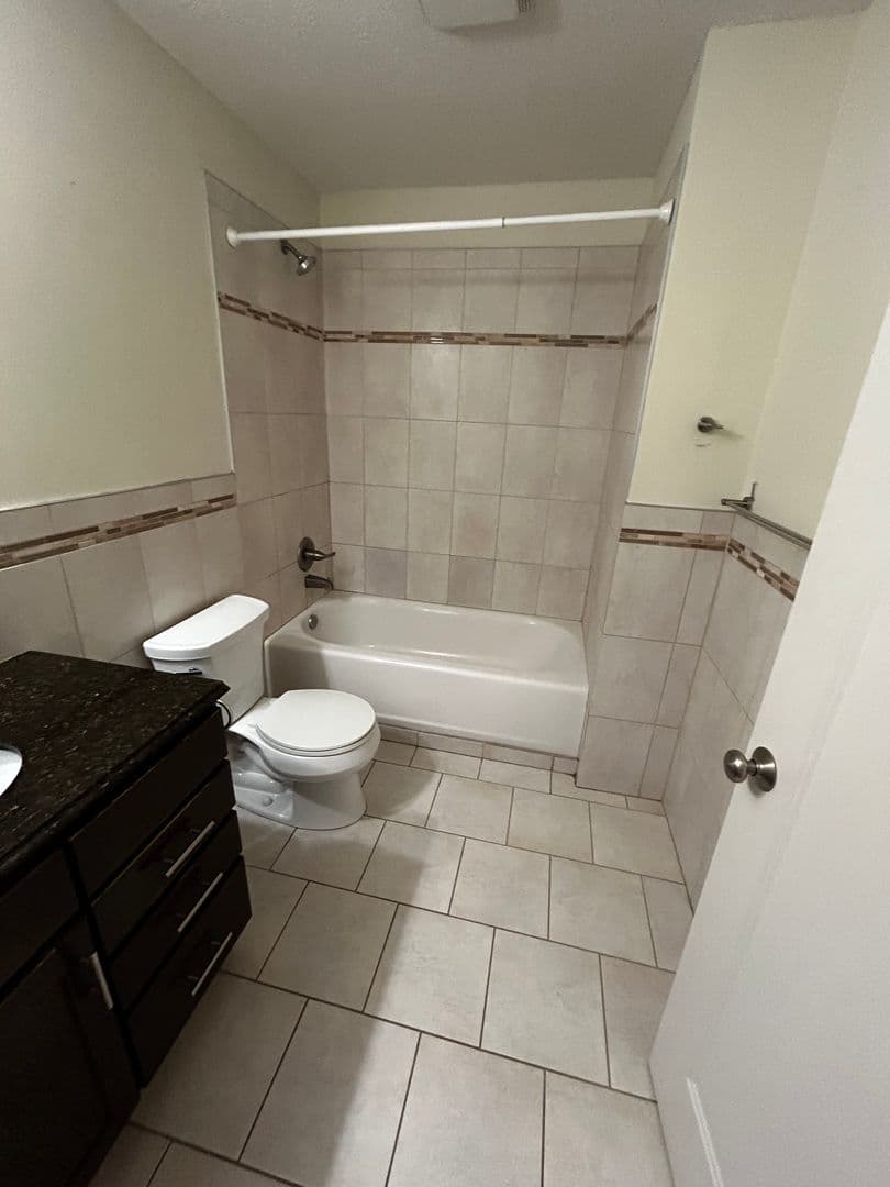 Minneapolis Apartment: 633 Ontario St SE