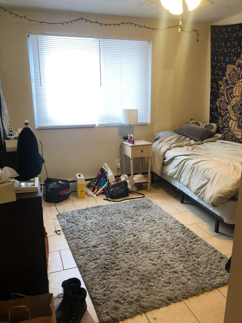 Minneapolis Apartment: 800 University Ave SE