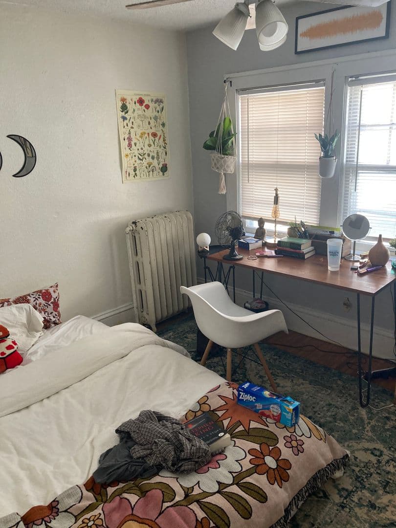 Minneapolis Apartment: 2008 Como Ave SE