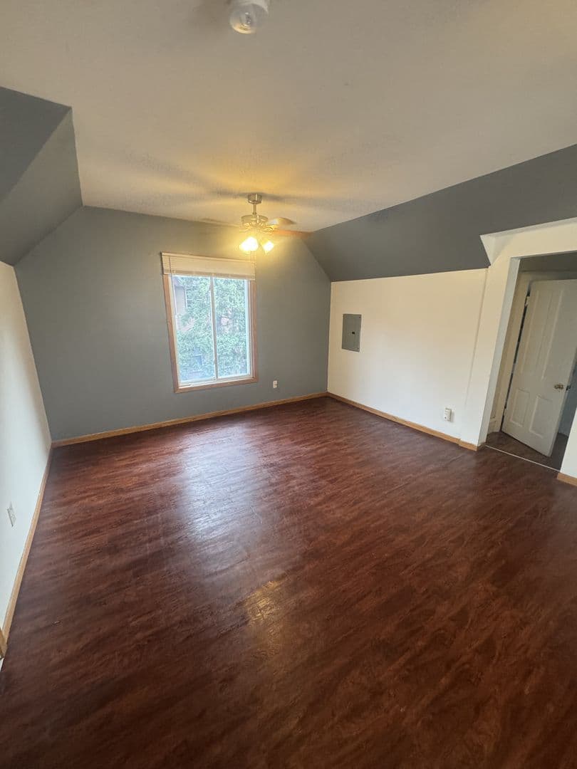 Minneapolis Apartment: 620 11th Ave SE