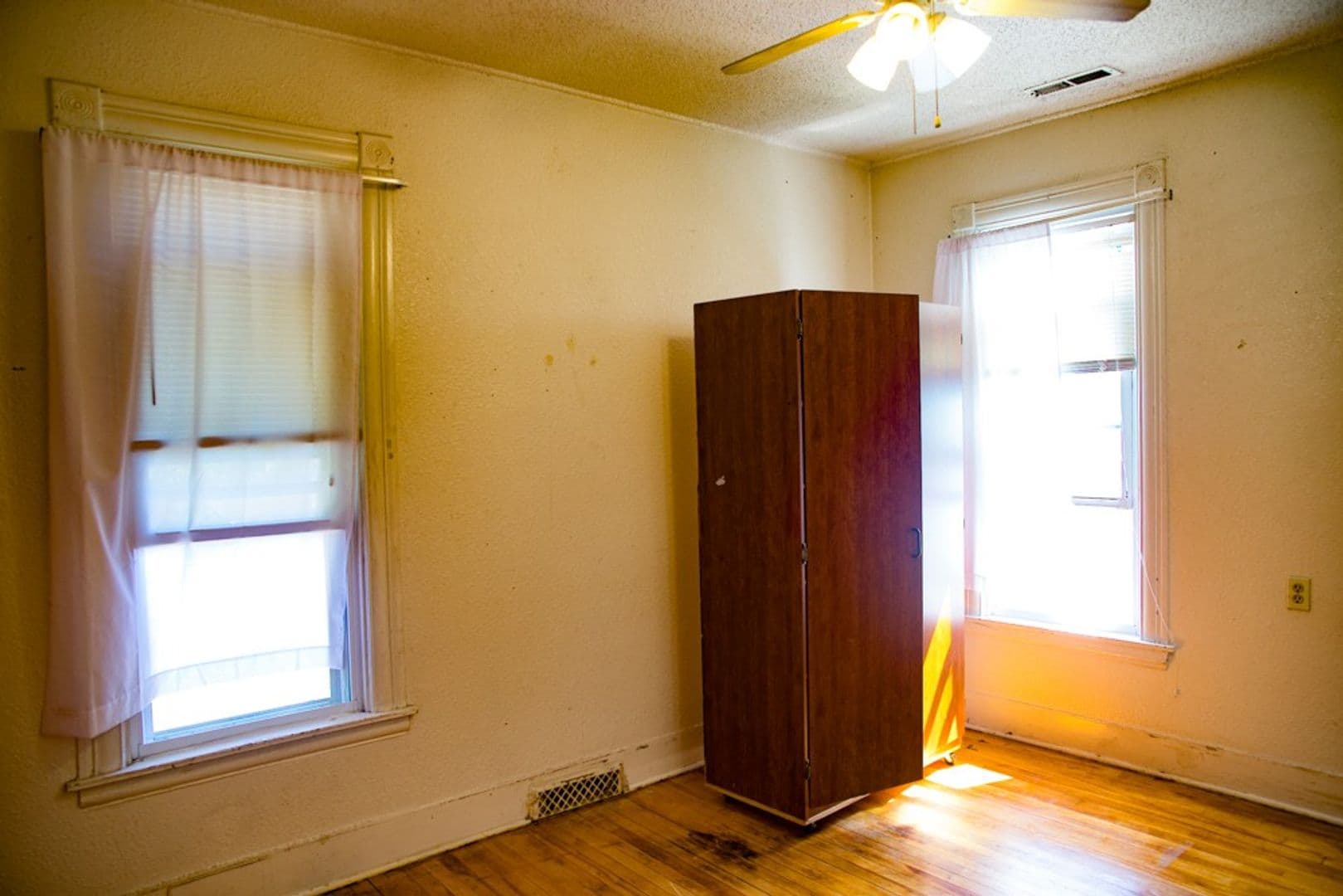 Minneapolis Apartment: 946 15th Ave SE