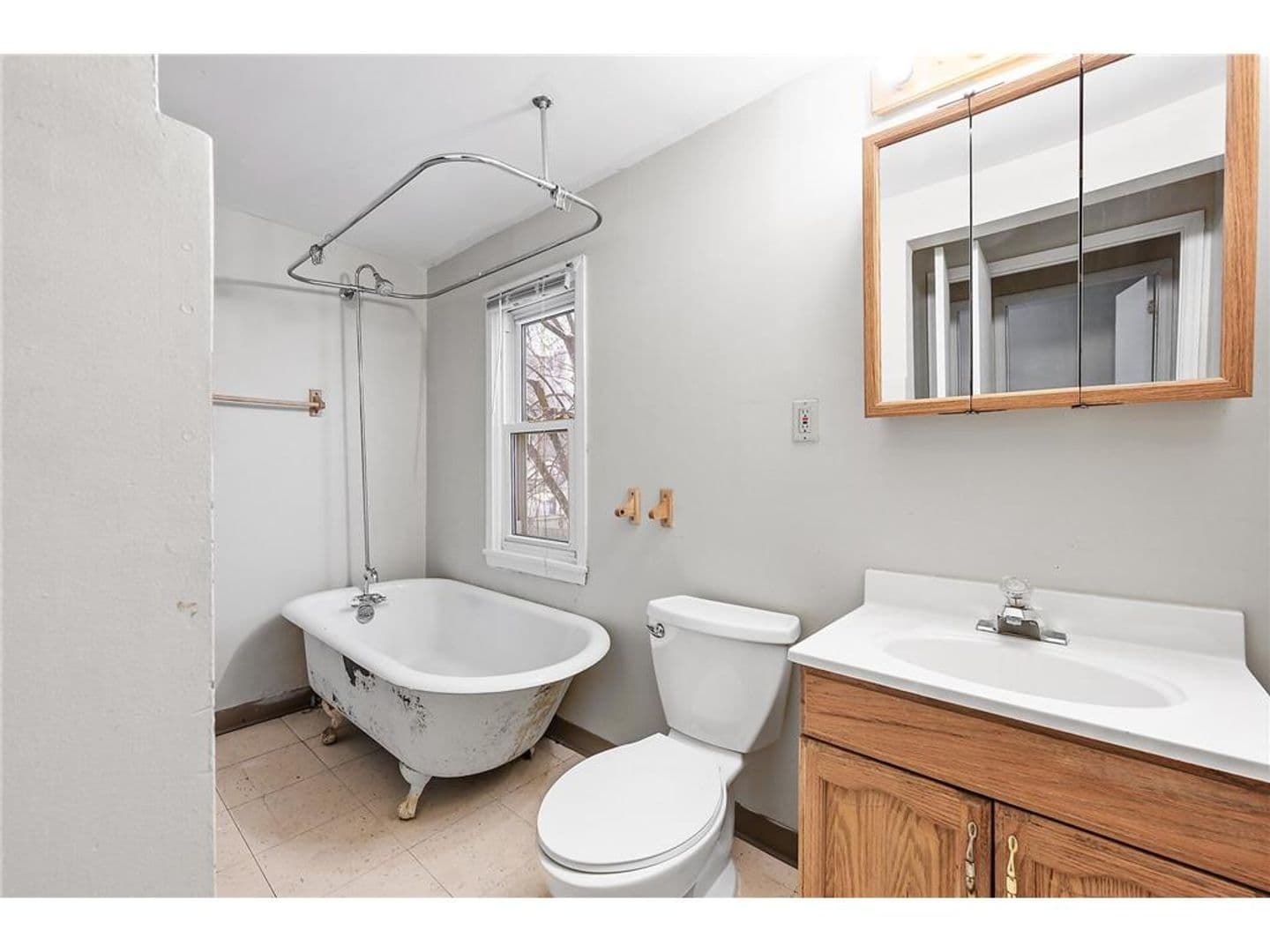St. Paul House: 1328 Hewitt Ave