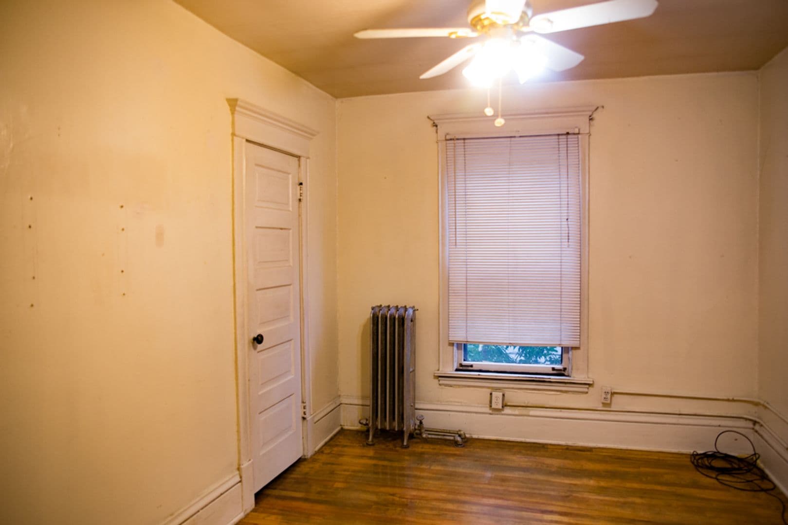 Minneapolis Apartment: 1724 Como Ave SE