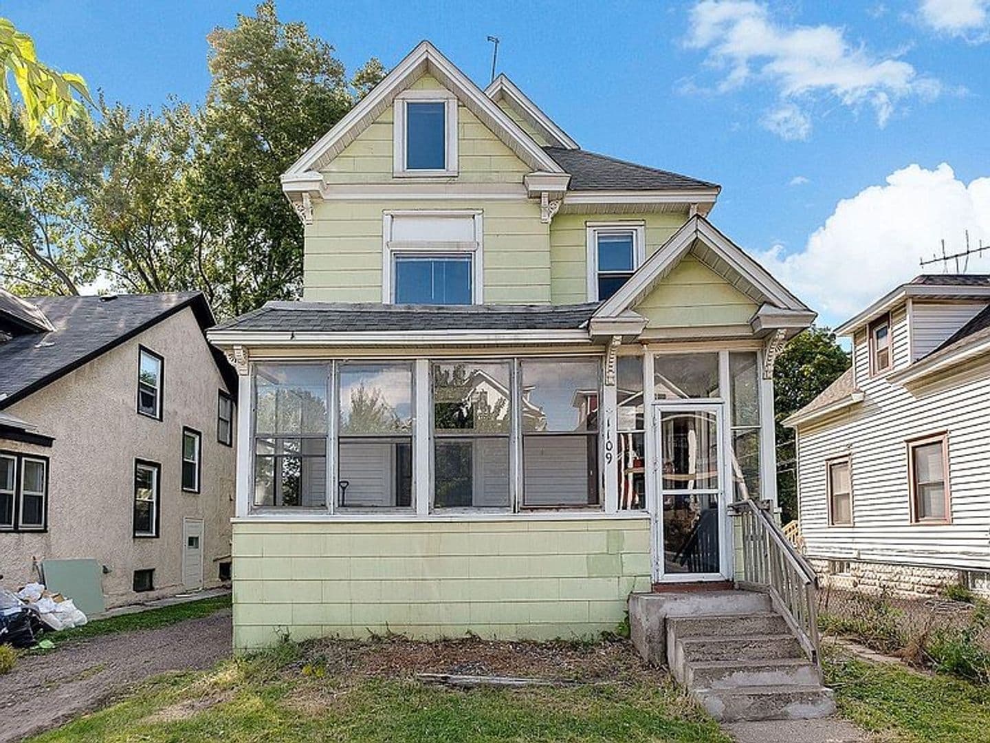 Minneapolis Apartment: 1109 13th Ave SE