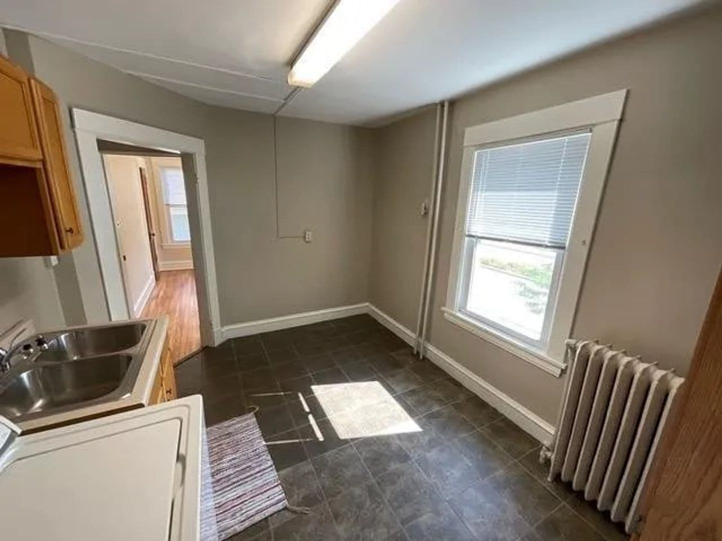 St. Paul Apartment: 803 Snelling Ave N