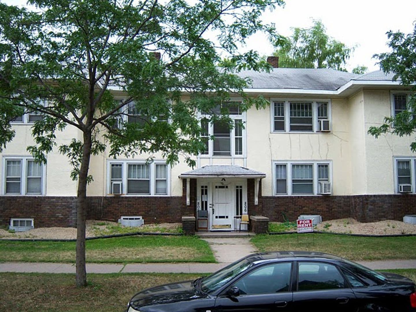 Minneapolis Apartment: 806-08 5th St SE