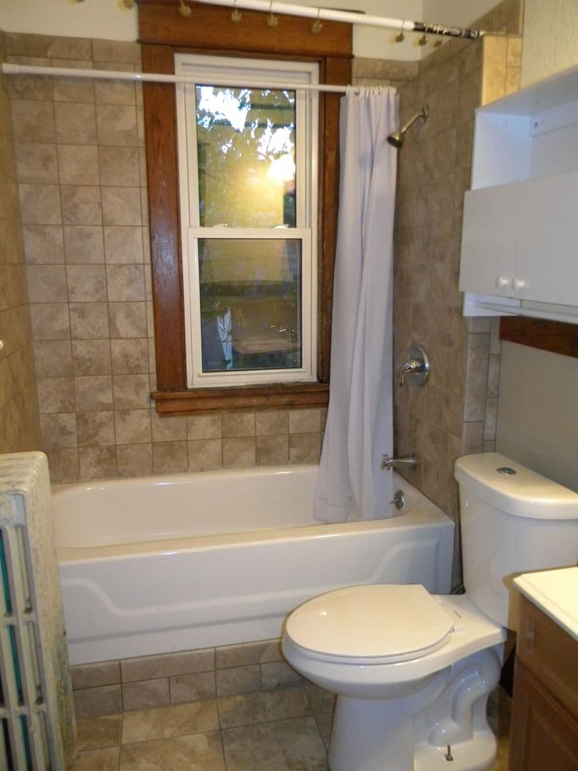 Minneapolis Apartment: 742 Buchanan St NE