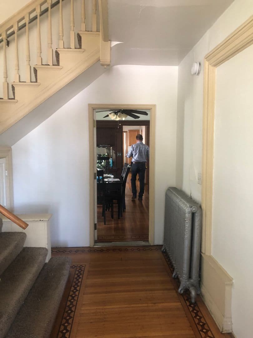 Minneapolis Apartment: 821 6th St SE