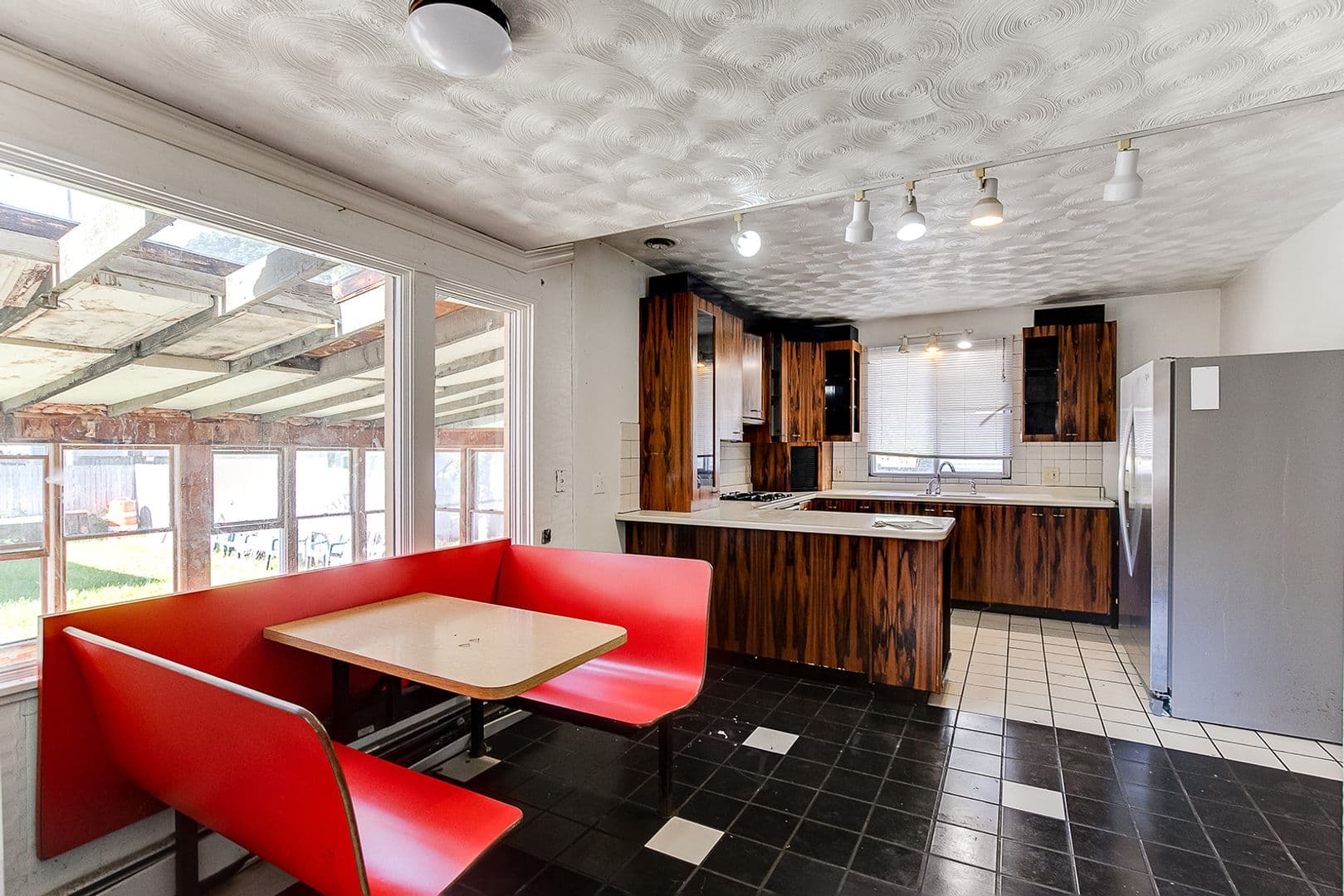 St. Paul House: 1430 W Minnehaha Ave