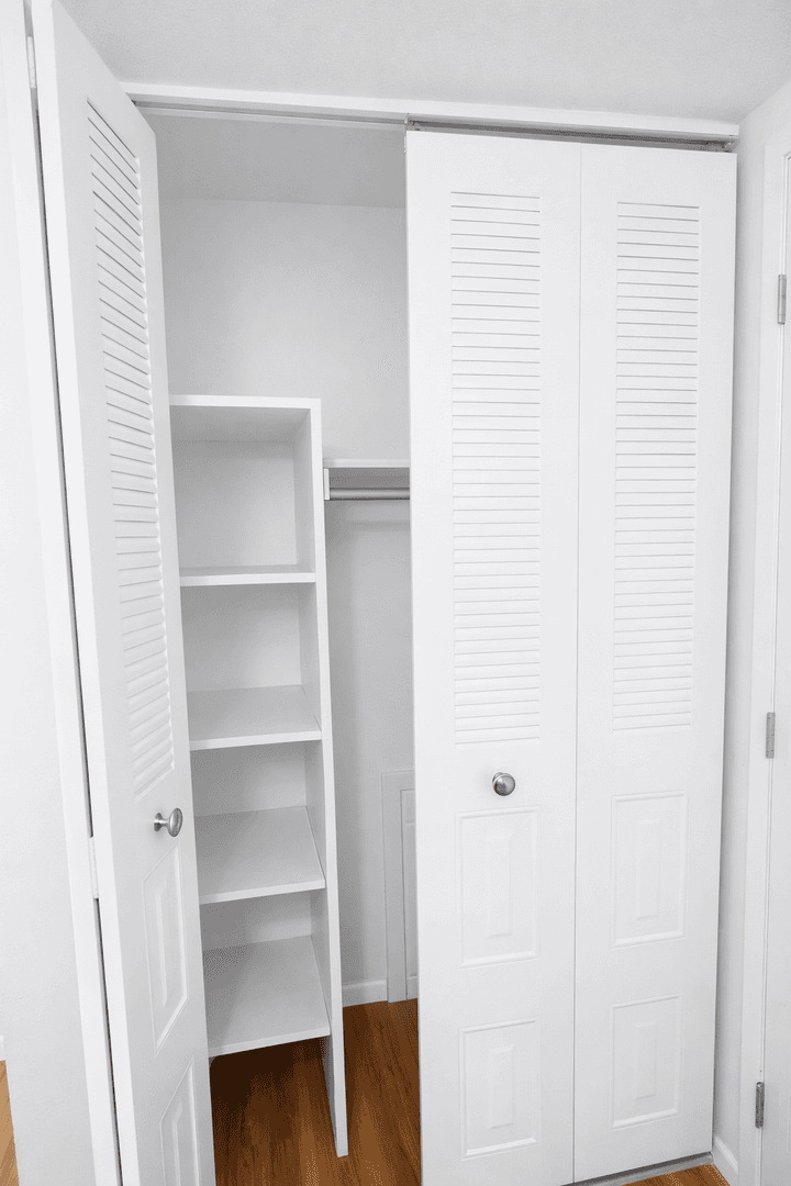 Minneapolis Apartment: 815 13th Ave SE