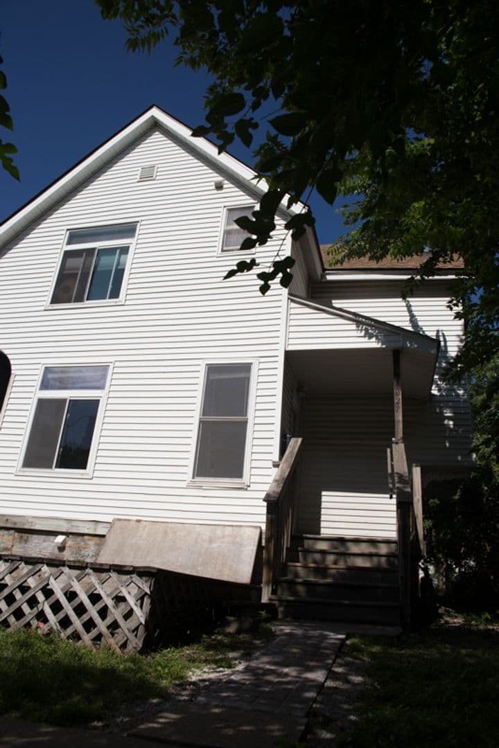 Minneapolis Apartment: 825-27 15th Ave SE