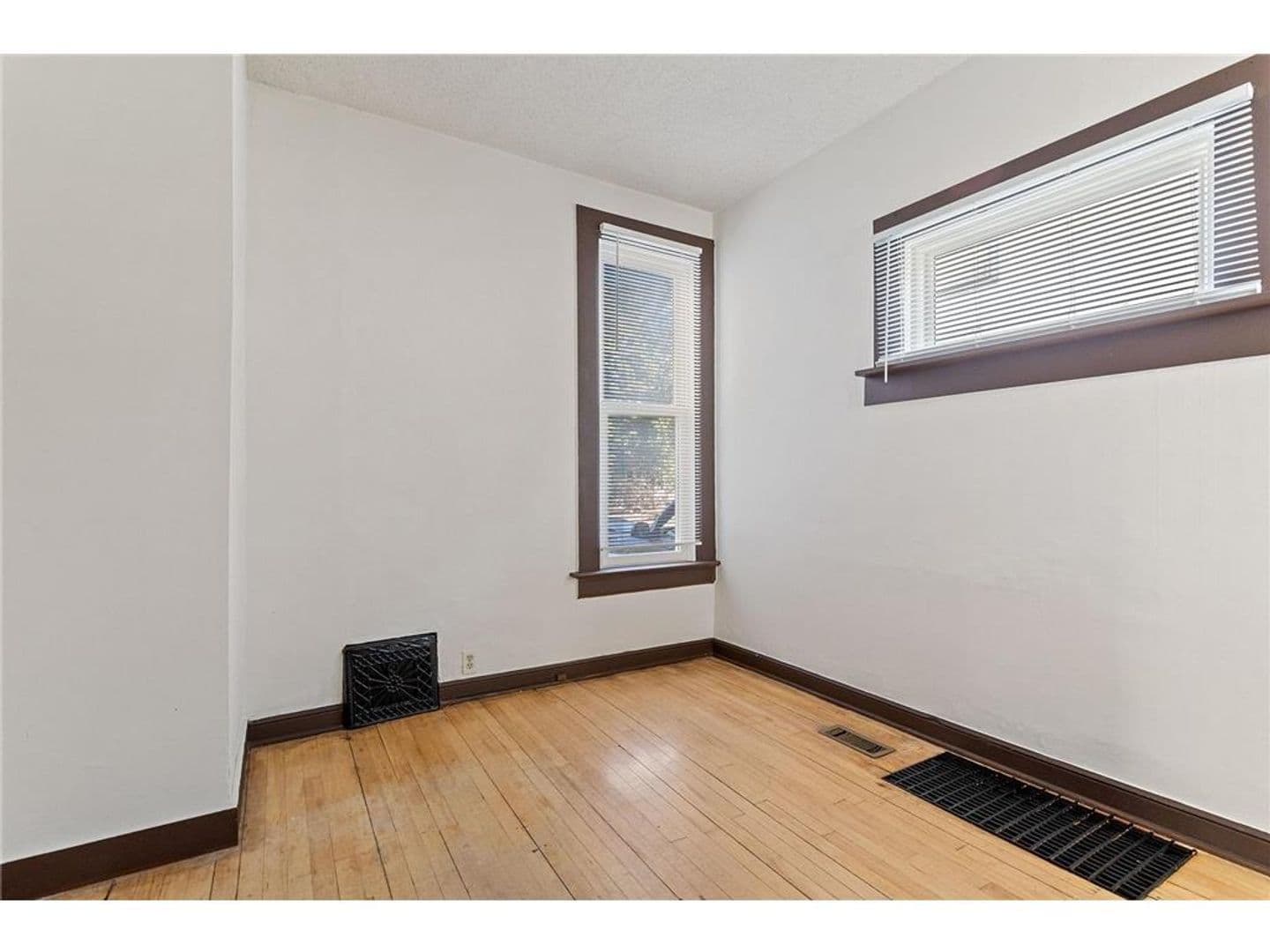 Minneapolis House: 525 8th Ave Se