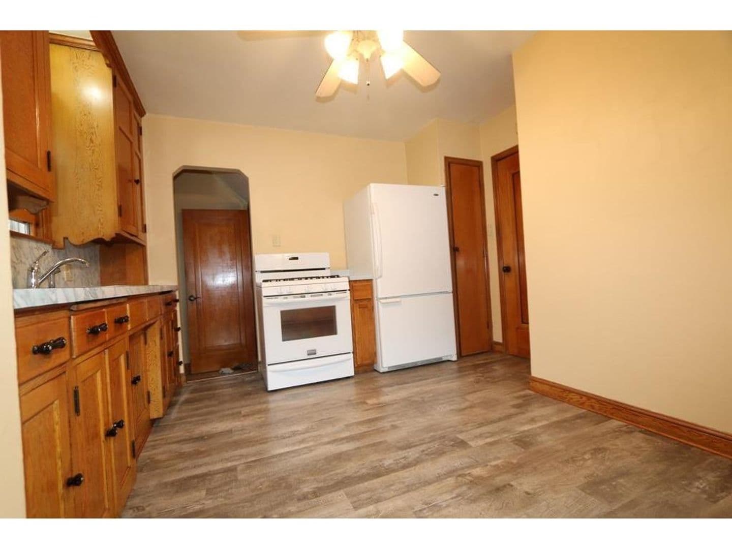 St. Paul House: 818 Aldine St