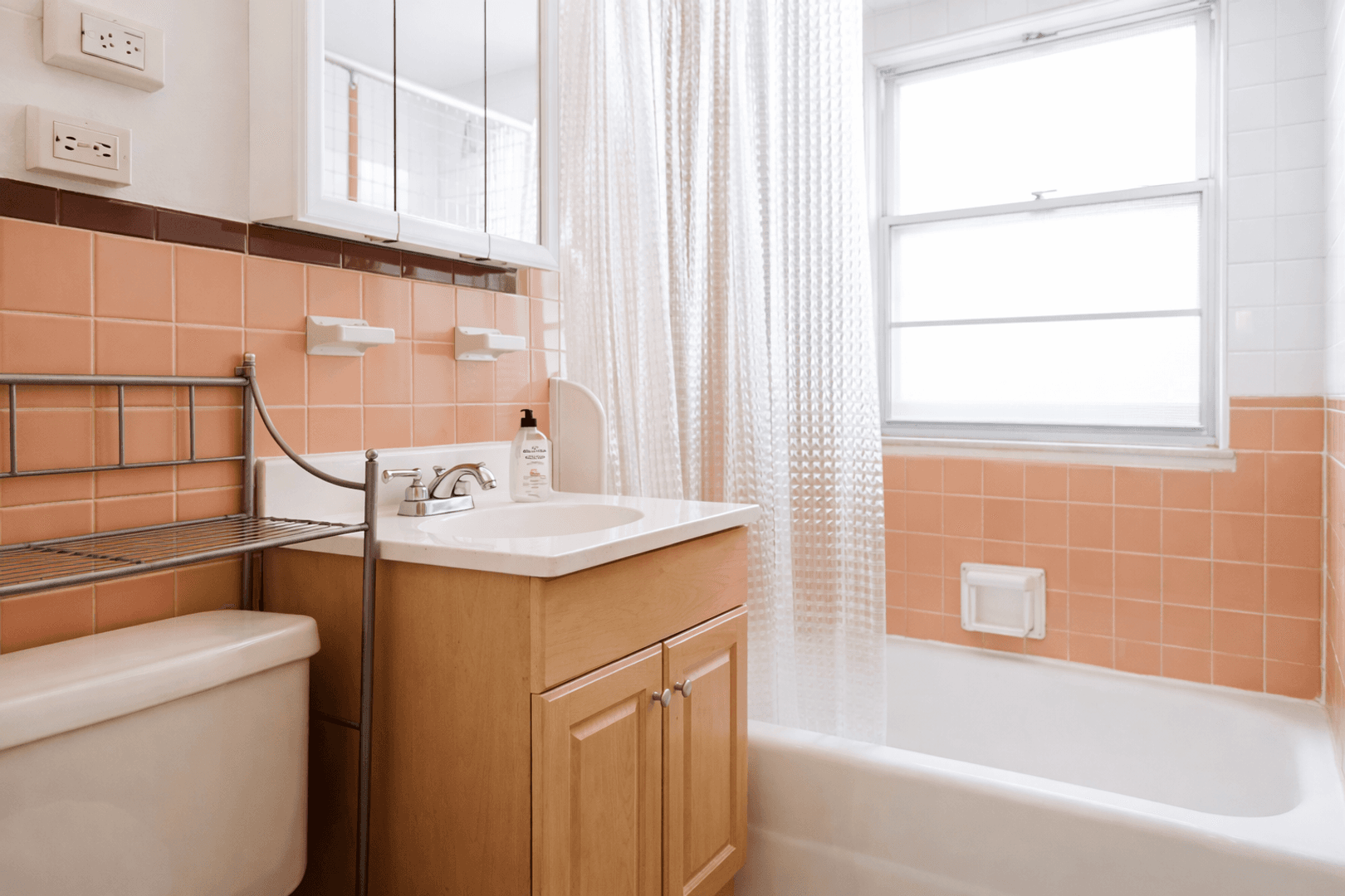 Minneapolis Apartment: 318 8th Ave SE