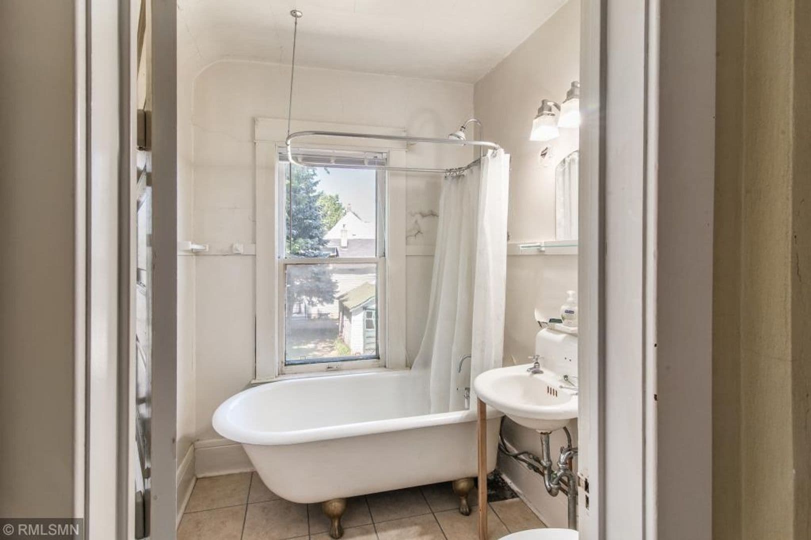 St. Paul House: 1433 Hewitt Ave