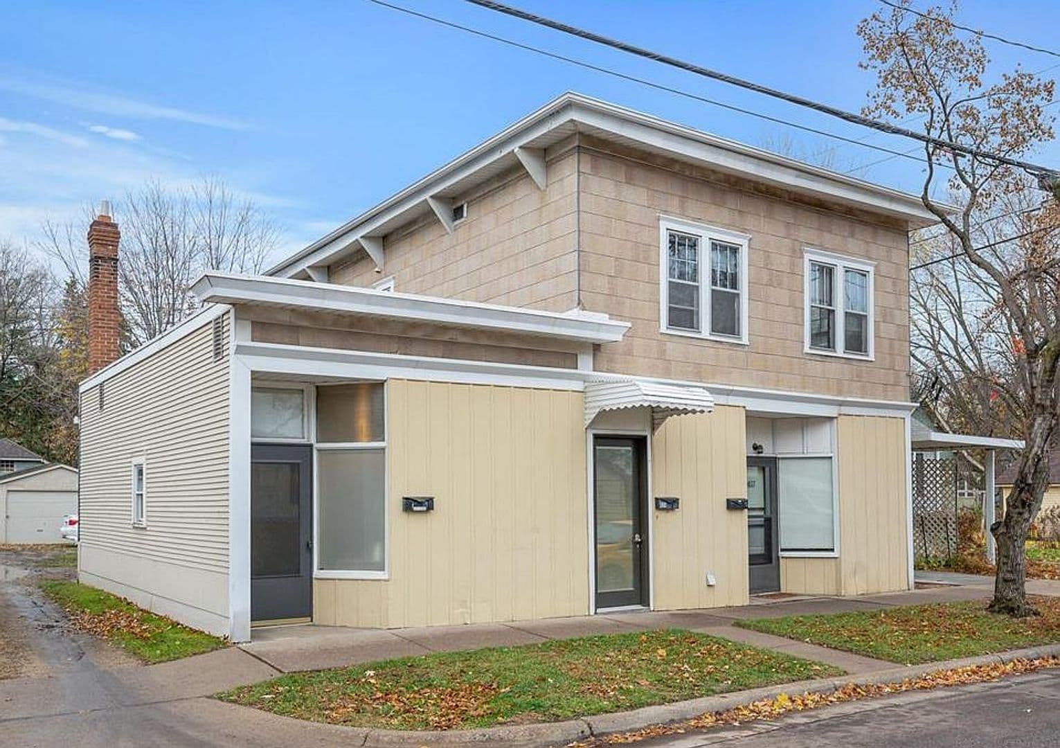 St. Paul Apartment: 824 Aldine St