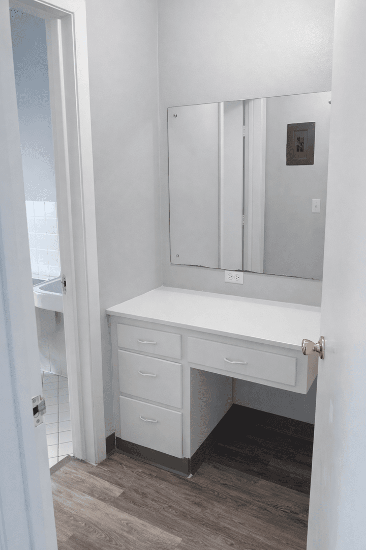 Minneapolis Apartment: 814 8th St SE