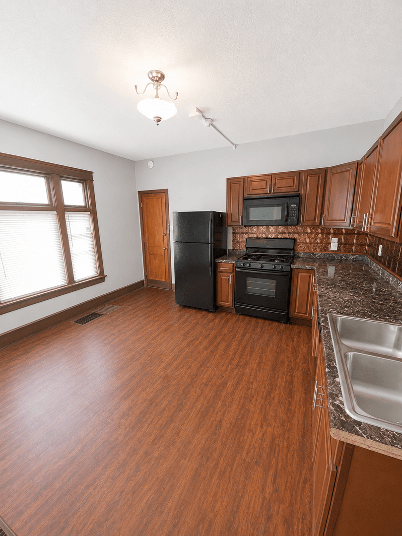 Minneapolis Apartment: 1231 8th St SE