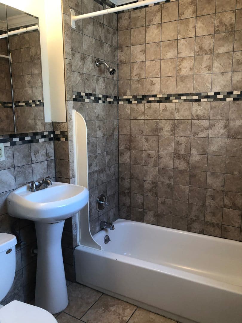 Minneapolis Apartment: 2929 Fillmore St NE