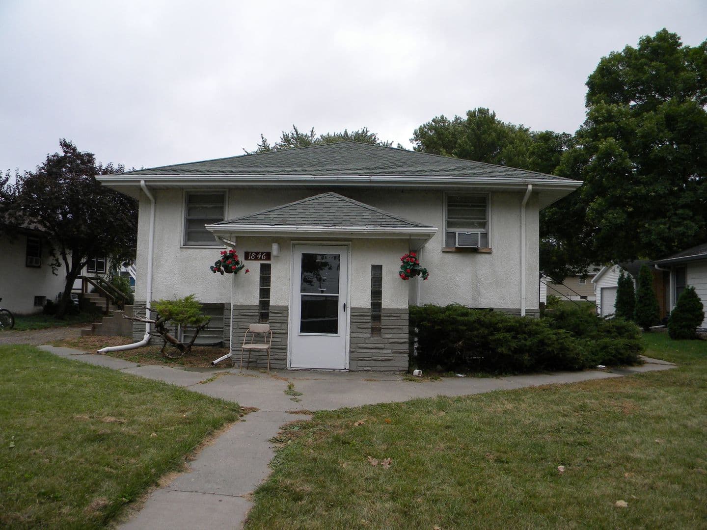 Lauderdale Apartment: 1846 Walnut St