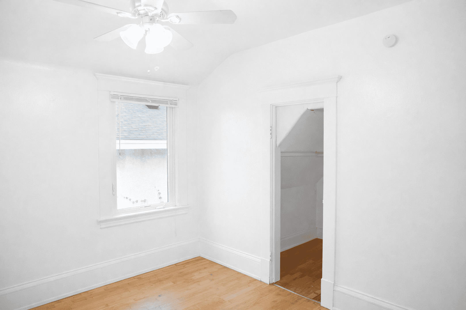 Minneapolis Apartment: 1075 24th Ave SE