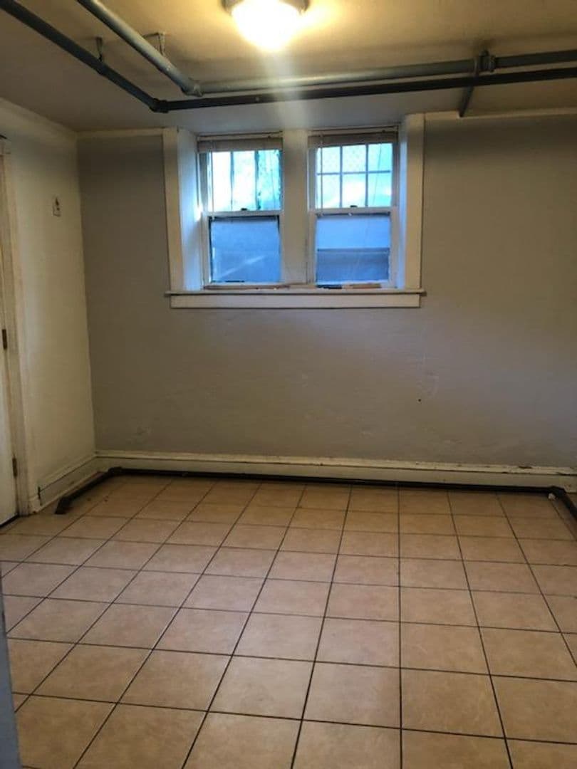 Minnneapolis Apartment: 417 11th Ave SE