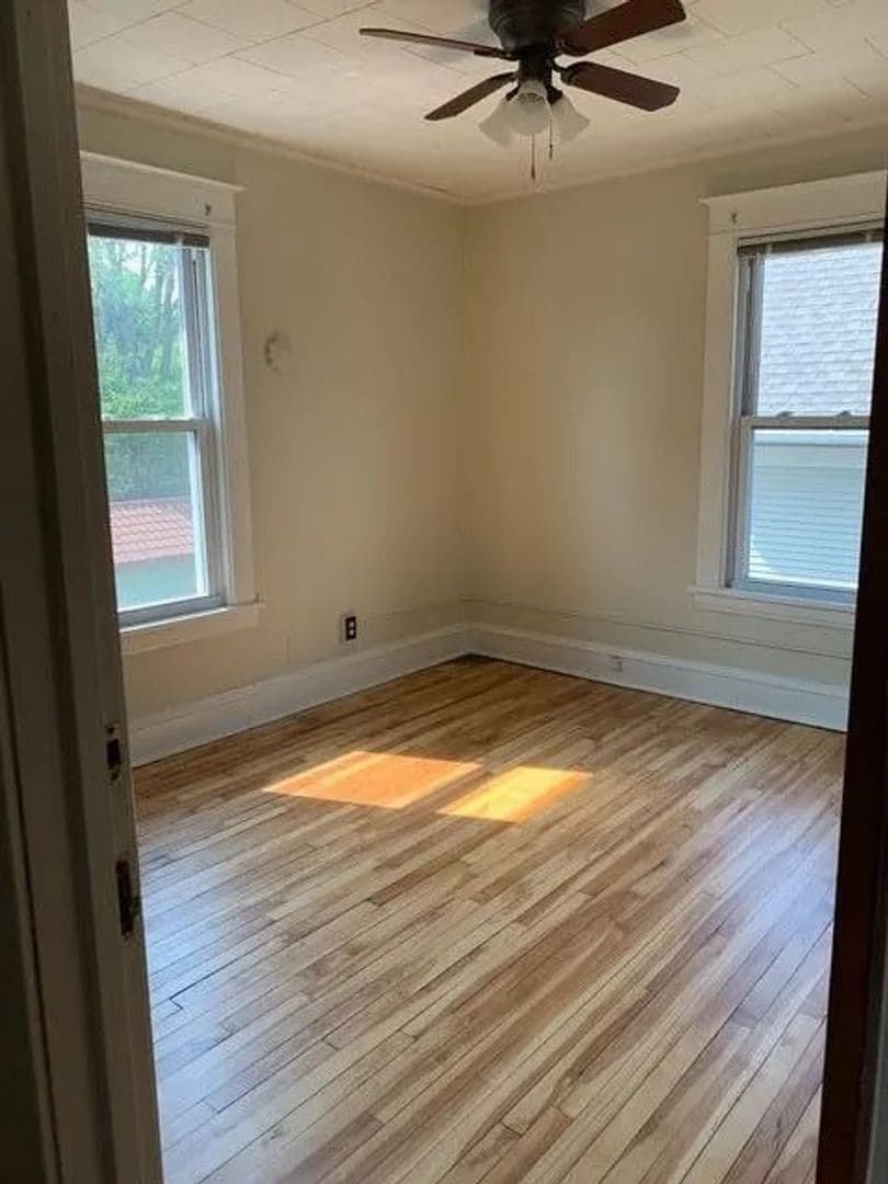 St. Paul Apartment: 803 Snelling Ave N