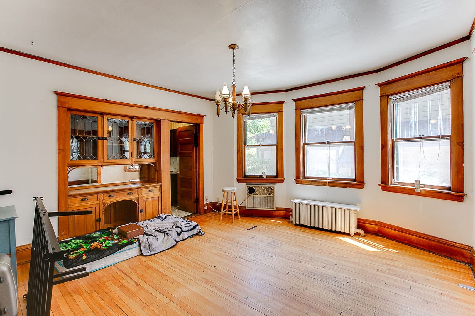 St Paul Apartment: 1649-51 Minnehaha Ave W