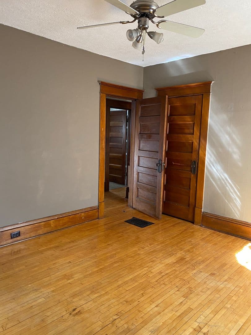 Minneapolis House: 1225 8th St SE #1AND2