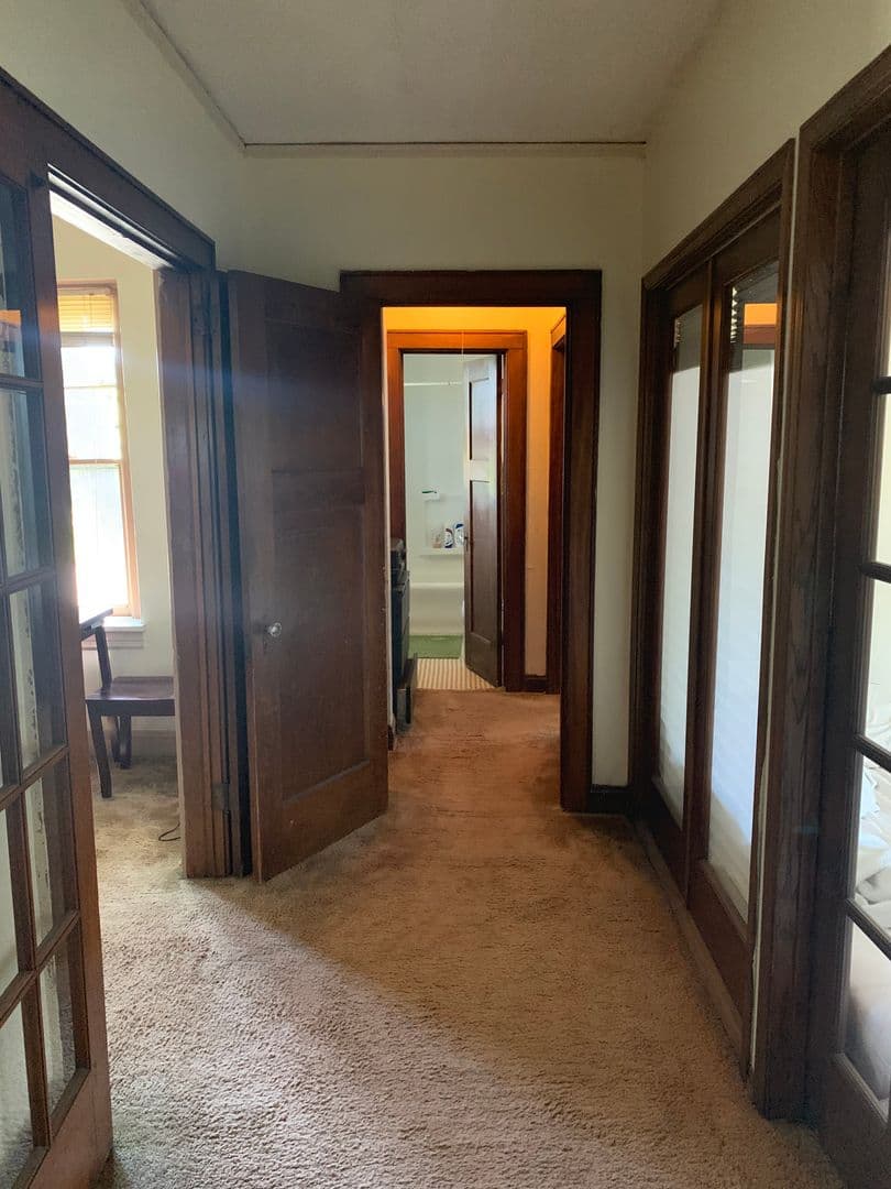 Minneapolis Apartment: 813 University Ave SE