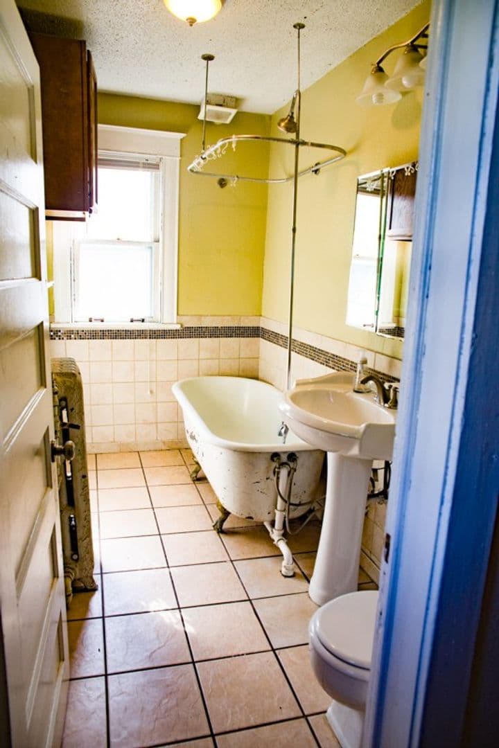 Minneapolis Apartment: 1309 E Hennepin Ave