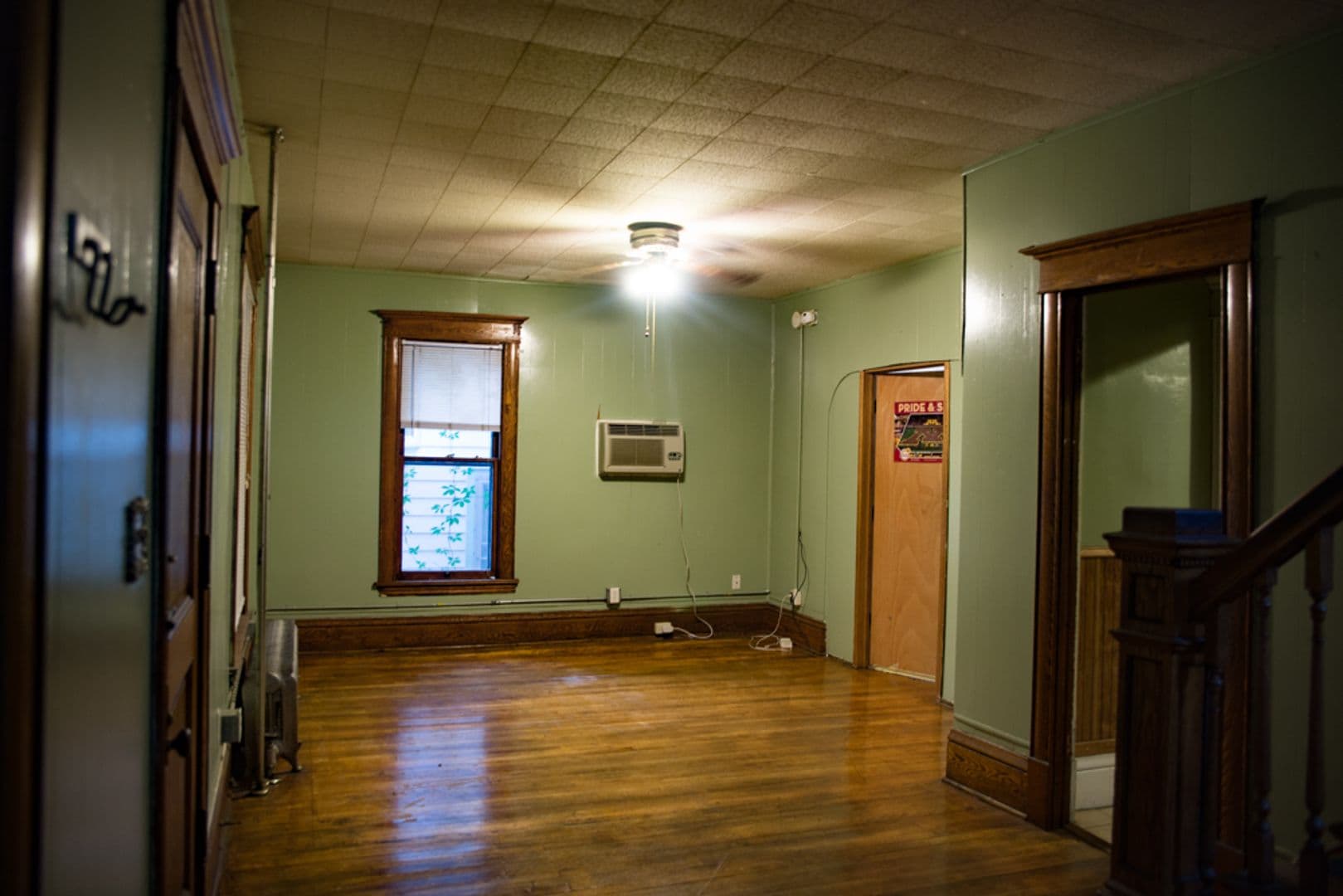Minneapolis Apartment: 1724 Como Ave SE