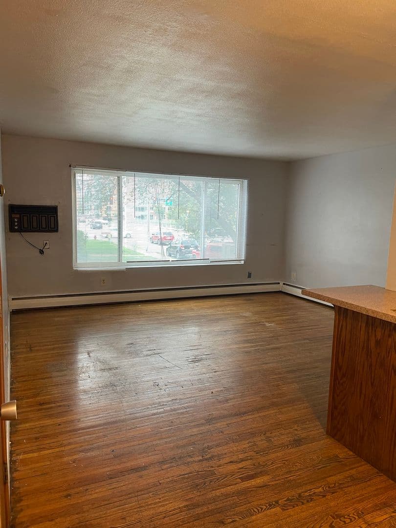 Minneapolis Apartment: 801 University Ave SE