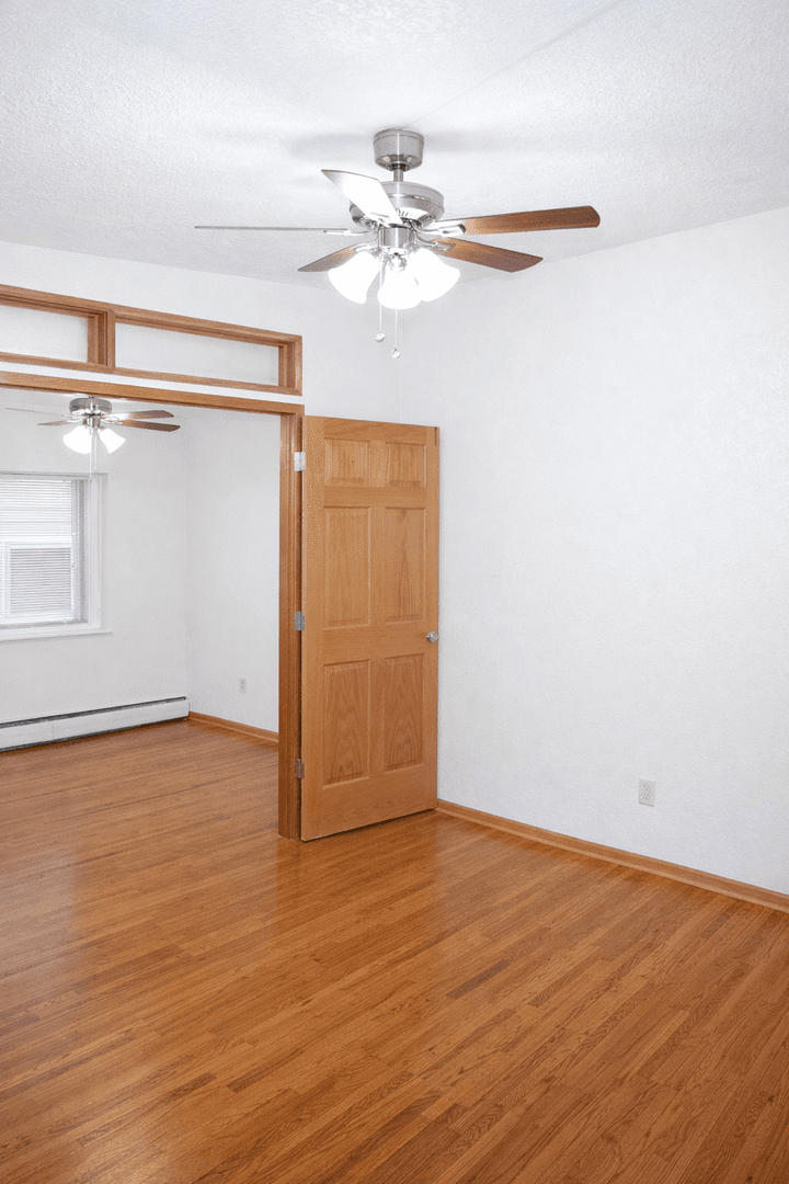 Minneapolis Apartment: 319 8th St SE