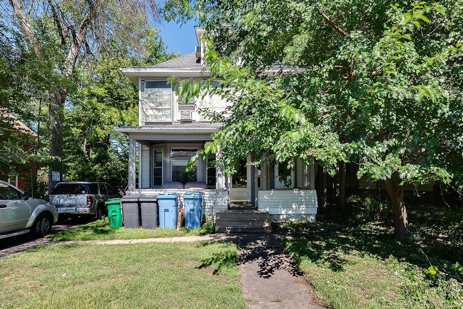 Minnneapolis Apartment: 2717 Delaware St SE