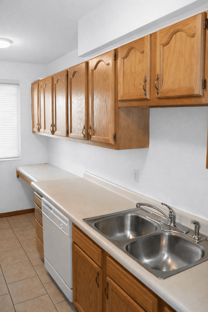 Minneapolis Apartment: 616 10th Ave SE