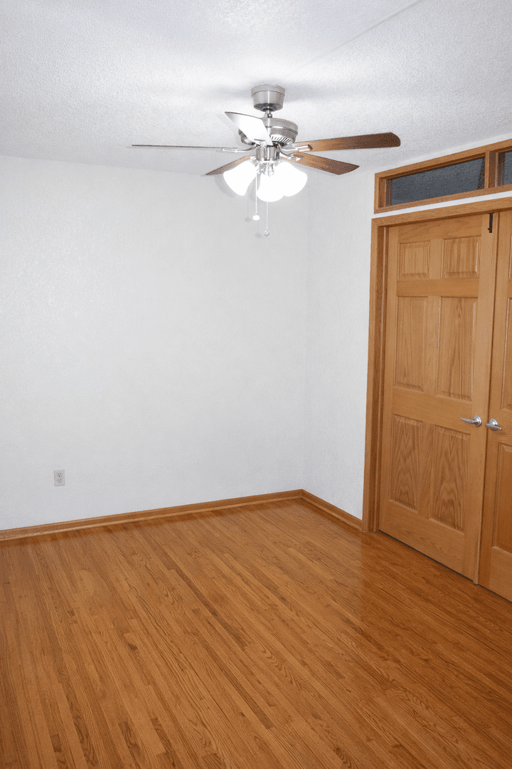 Minneapolis Apartment: 319 8th St SE