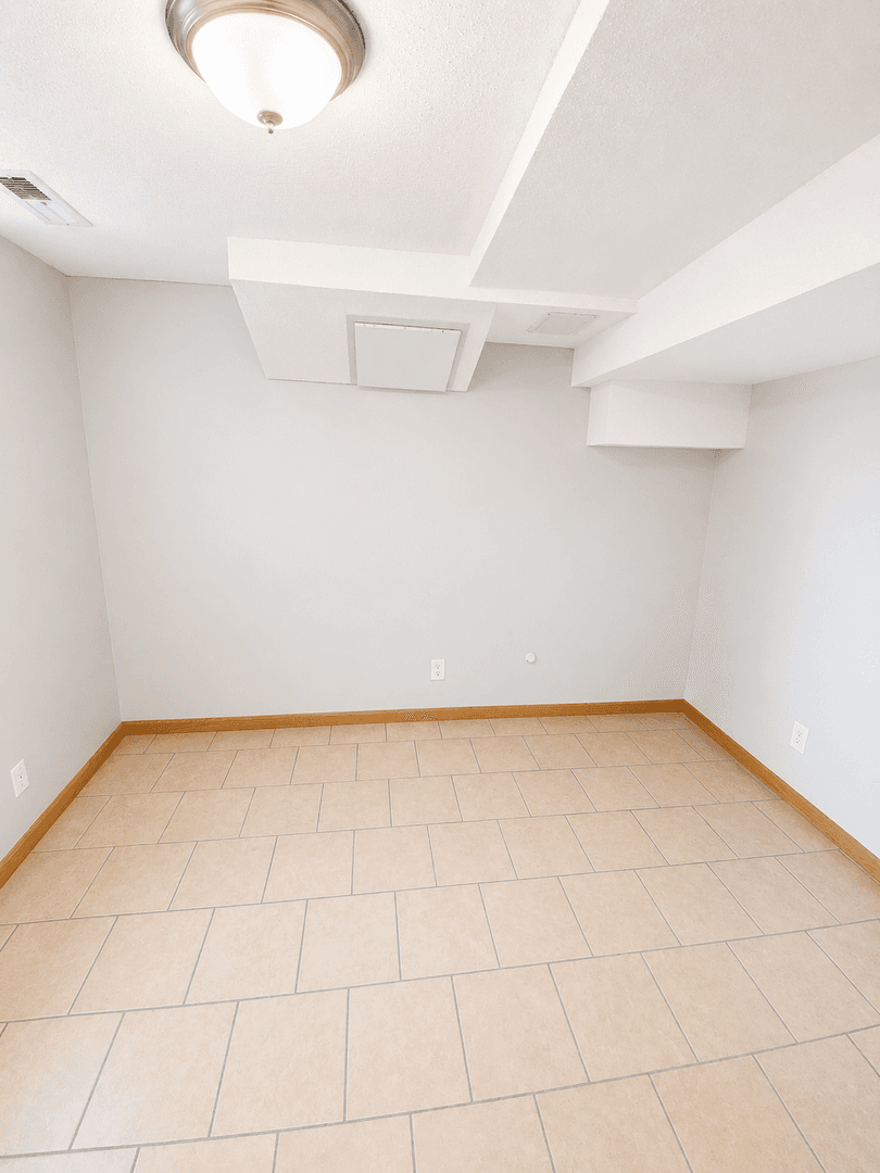 Minneapolis Apartment: 1231 8th St SE