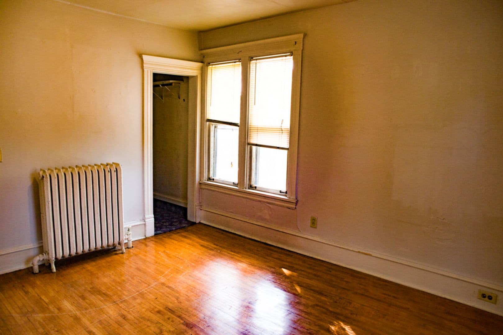 Minneapolis House: 1811 Como Ave SE