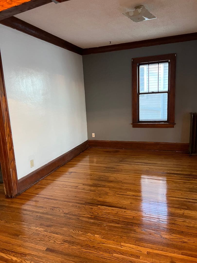 St. Paul Apartment: 613 Snelling Ave N
