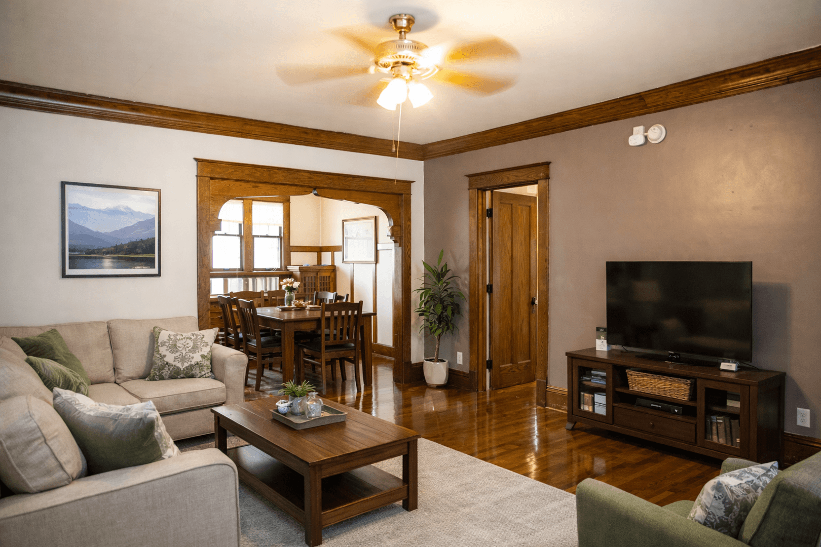 Minnneapolis Apartment: 417 11th Ave SE