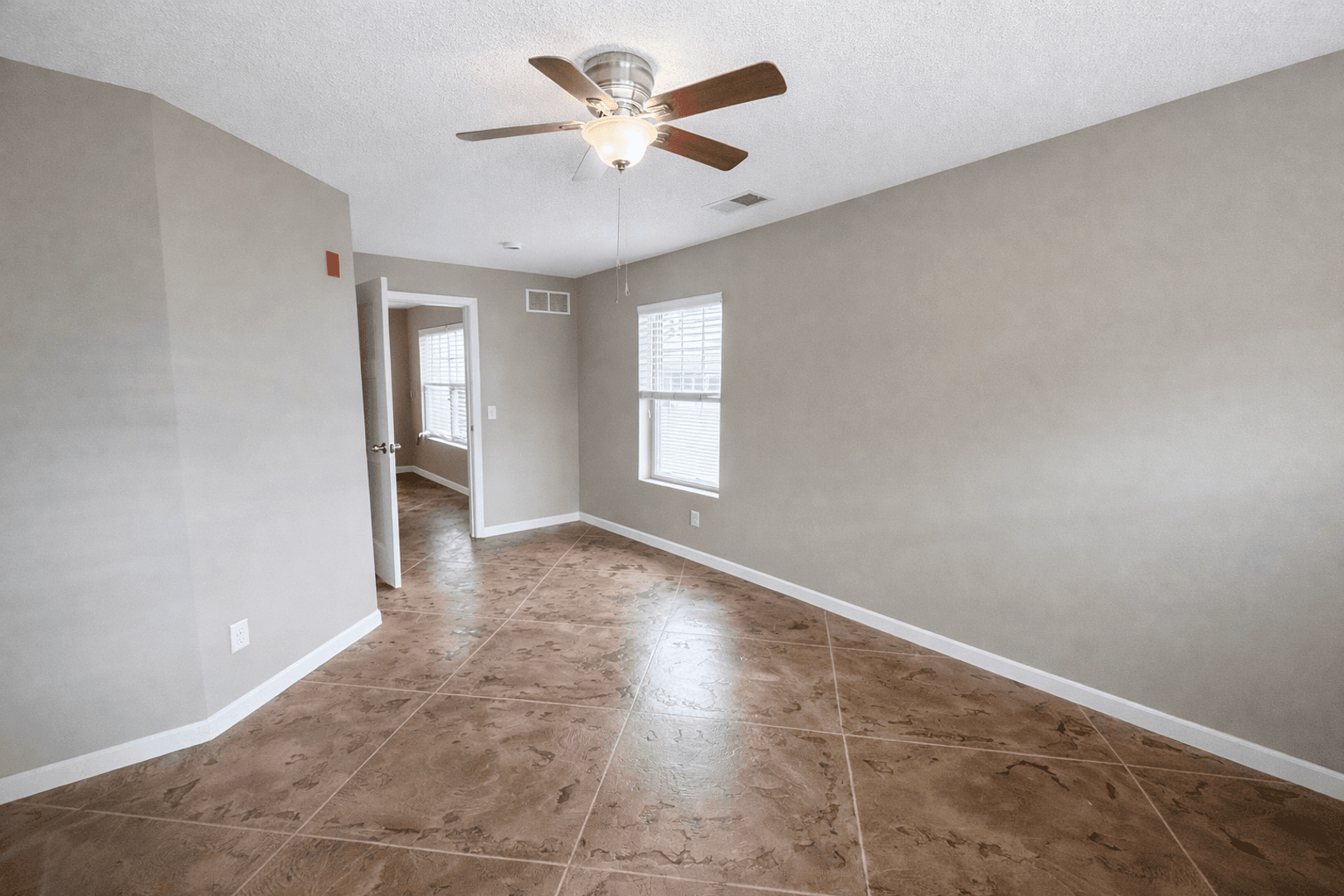 Minneapolis Apartment: 633 Ontario St SE