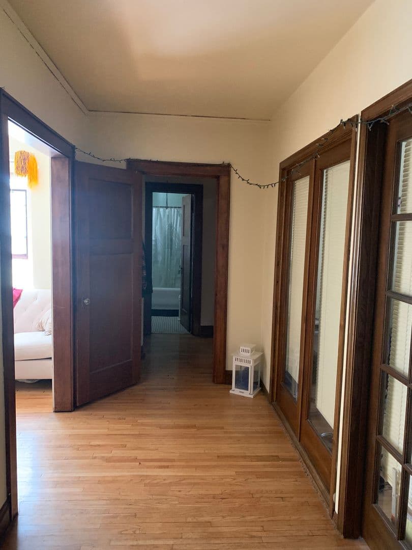 Minneapolis Apartment: 813 University Ave SE